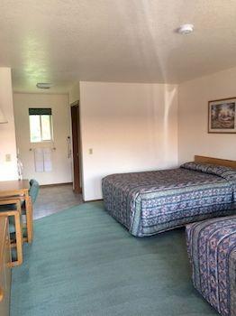 Mini Golden Inns Motel Hungry Horse Exterior photo